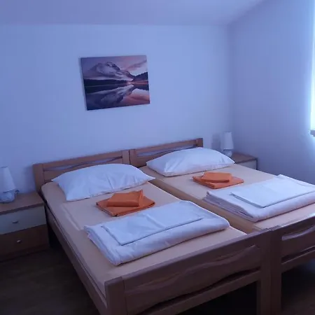 Ljube Trogir