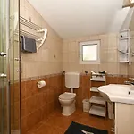 Ljube Apartment *