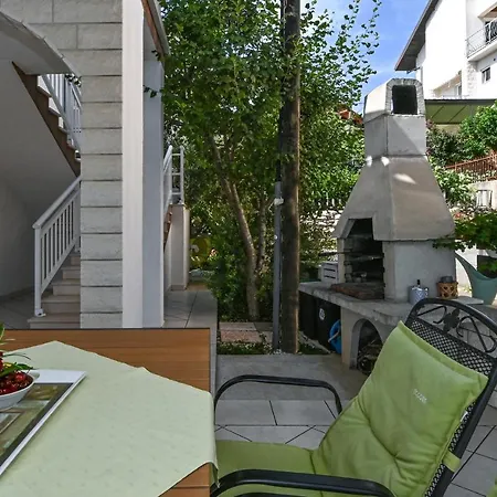 Apartment Ljube
