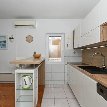 Apartament Ljube *
