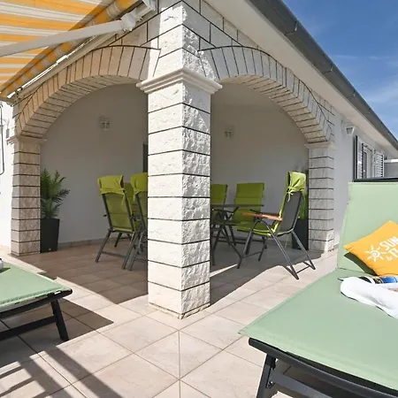 Ljube Apartment