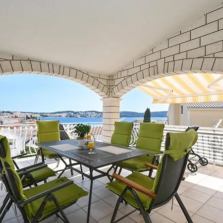 Ljube Appartement Trogir