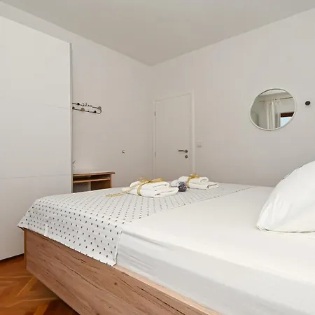 Apartment Ljube
