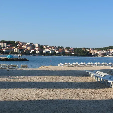 Ljube Διαμέρισμα Τρογκίρ